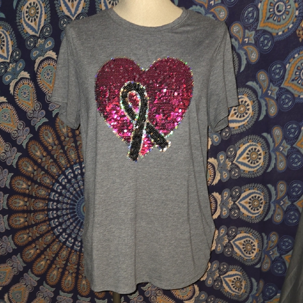 Torrid Sz 1 Classic Fit Gray Sequin Tee